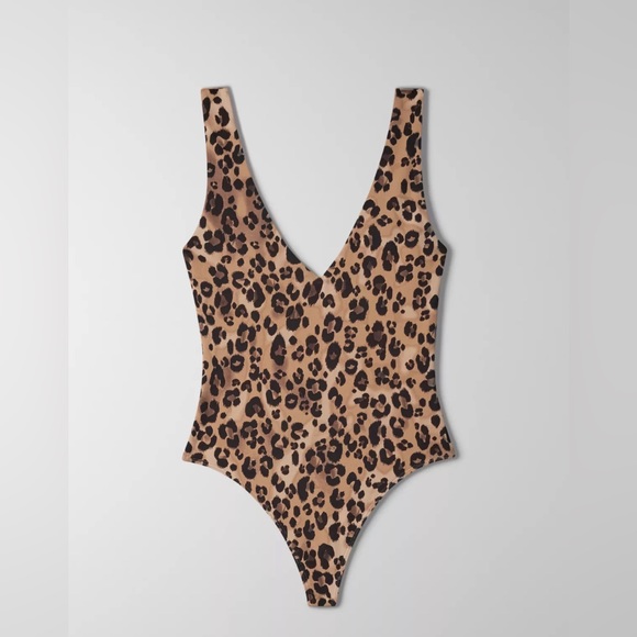 V-neck leopard print bodysuit with a thong-cut bottom. Excellent condition. - Picture 7 of 9